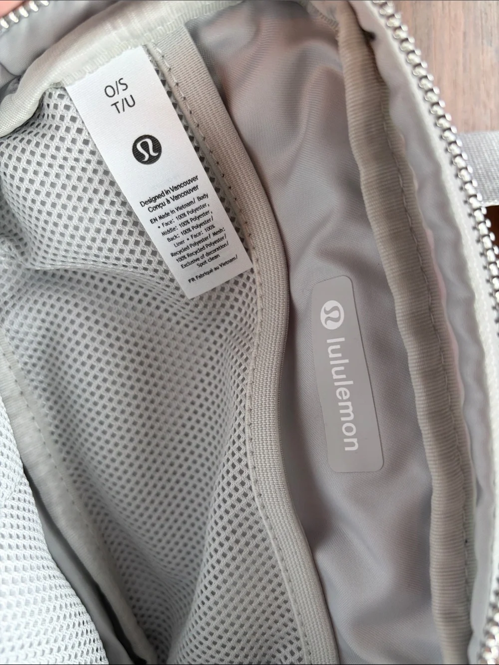 Lululemon everywhere belt bag (iridescent) - Picture 5 of 11